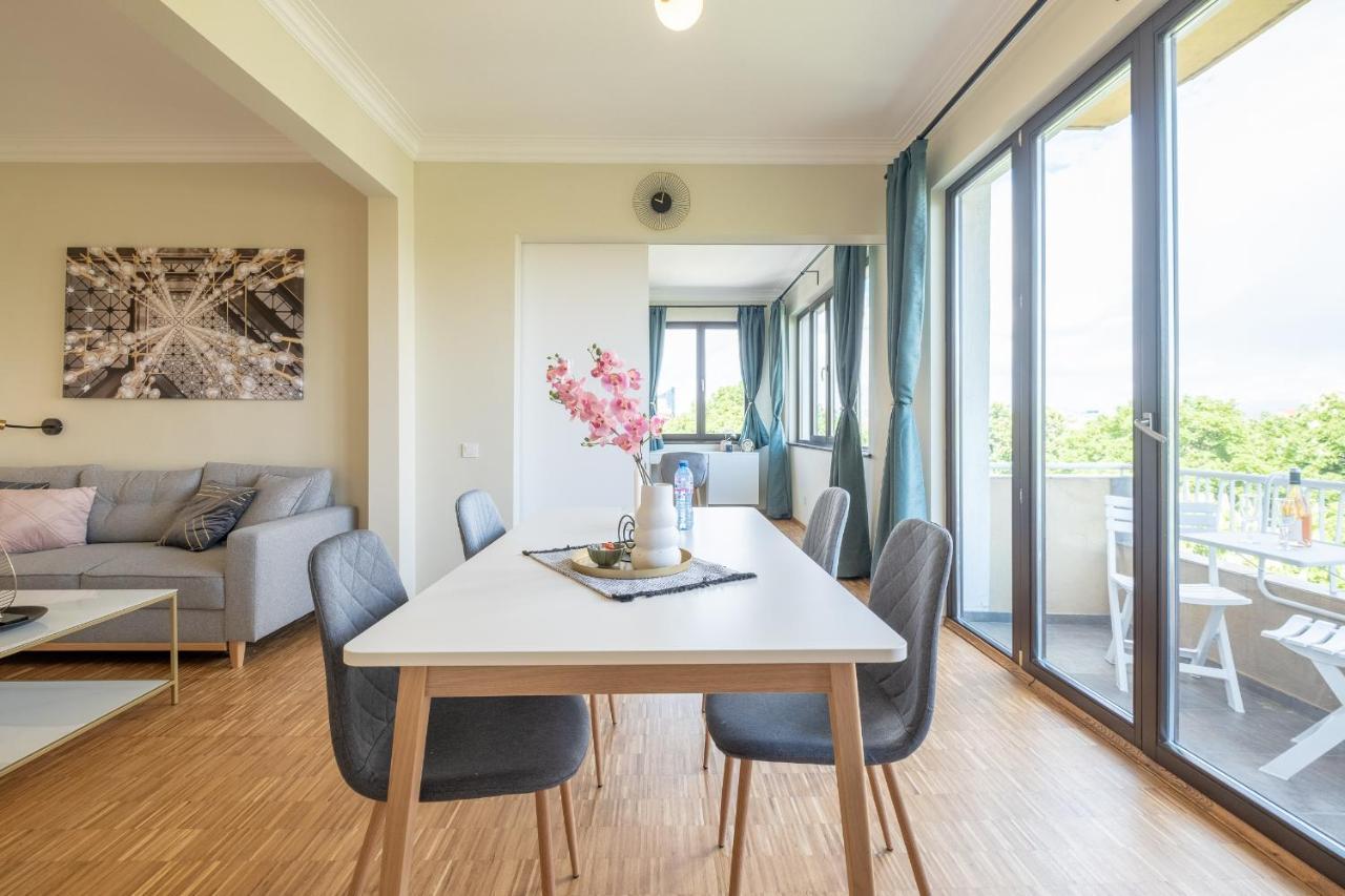 Sunrise 1Bdrm View Apartment Ndk Congress Centre Sofia Bagian luar foto