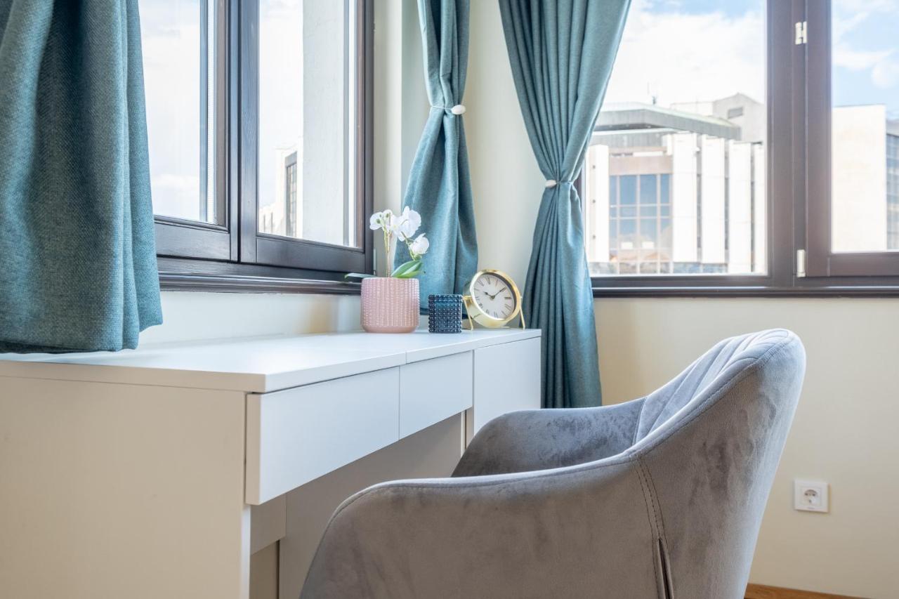Sunrise 1Bdrm View Apartment Ndk Congress Centre Sofia Bagian luar foto